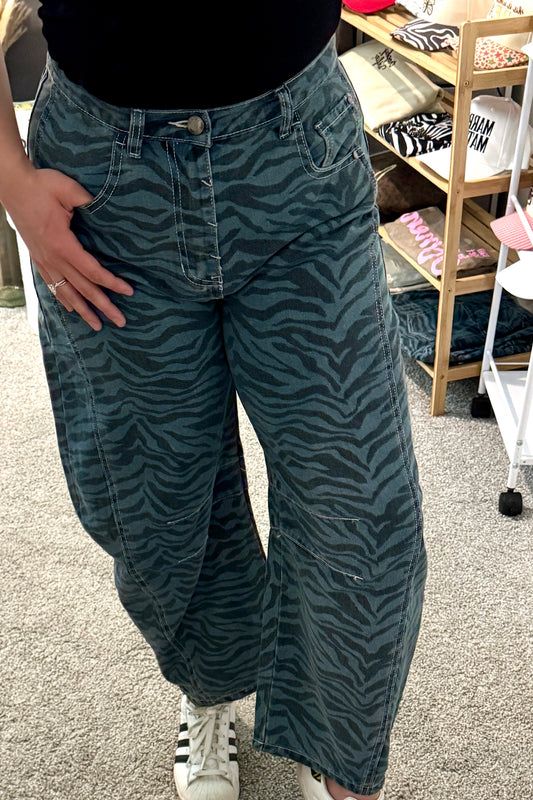 “Stripes" Barrel Jeans (Zebra/Denim)